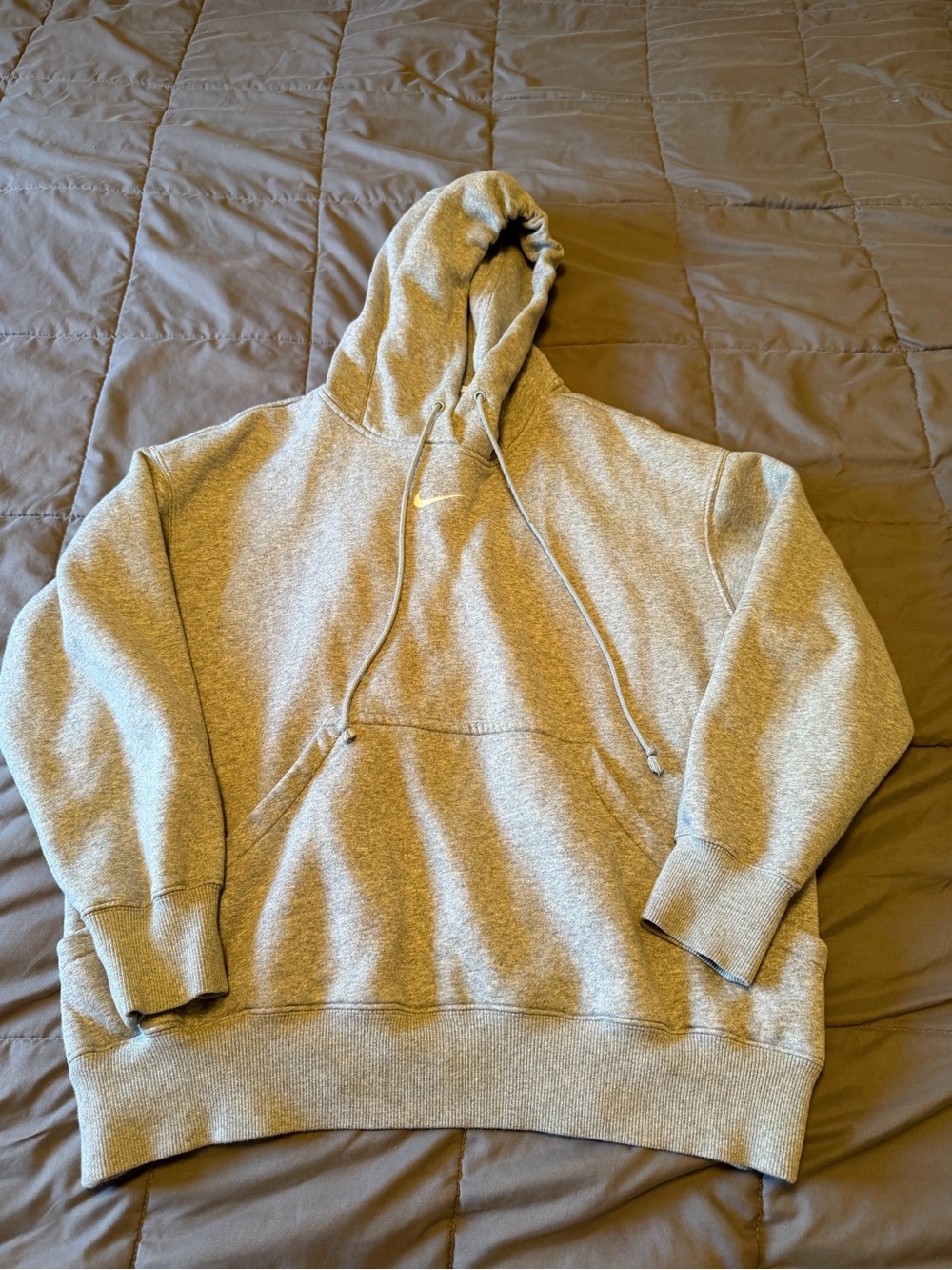 Nike Women’s Heather Gray Crewneck Hoodie